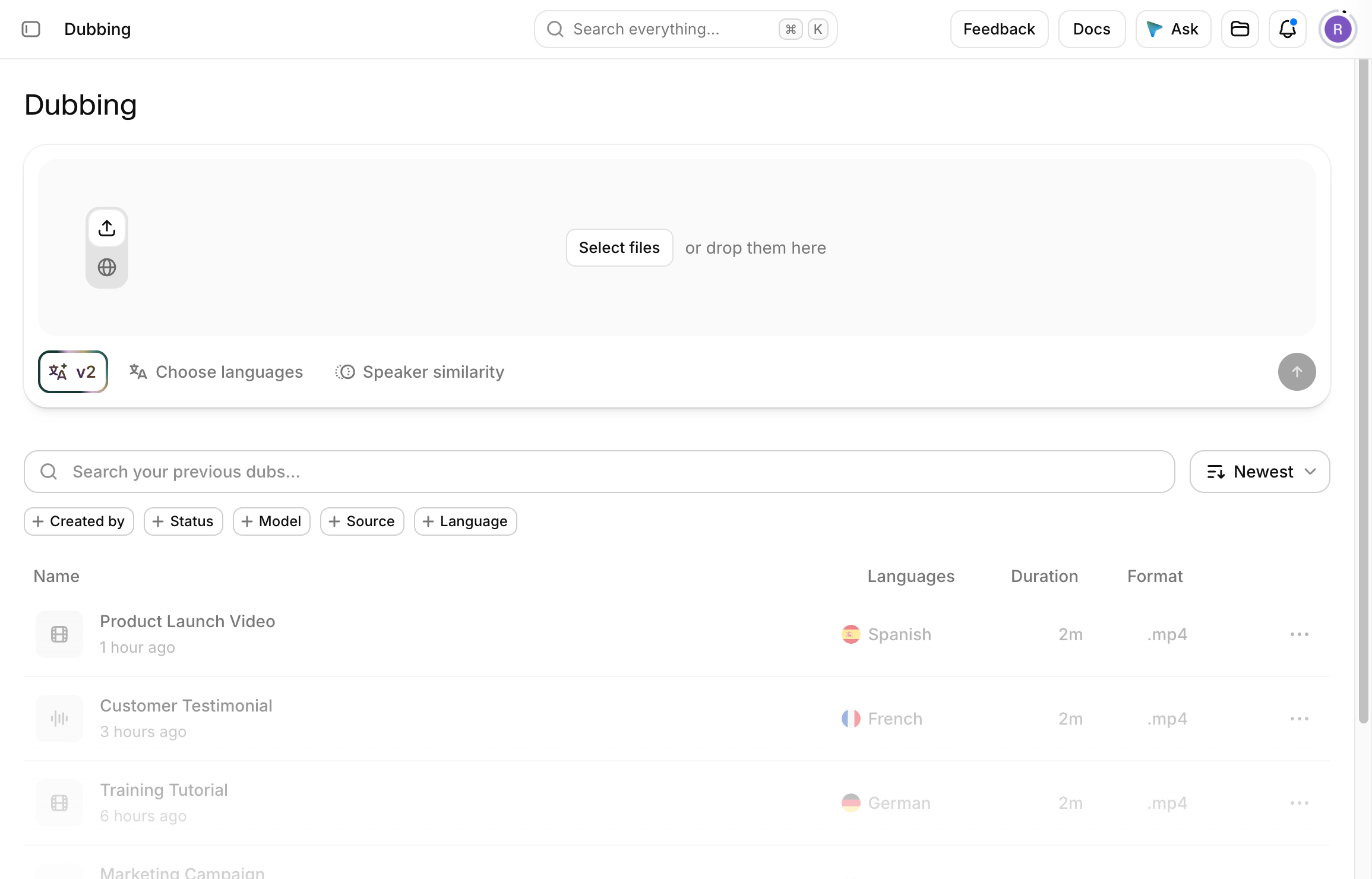 ElevenLabs Dubbing om een video of audio te dubben naar een andere taal: het uploadveld met de keuze voor talen en speaker similarity, met daaronder een lijst met demoprojecten